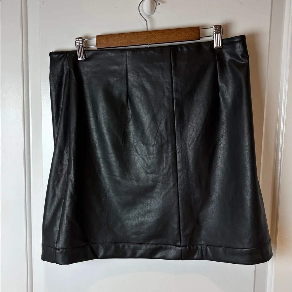 Sabrina Lauren Faux Leather Faux Wrap Mini Skirt Black Sz L NWT
